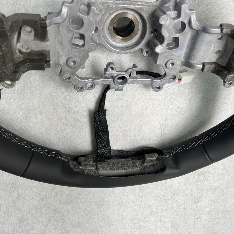 Aftermarket RAV4 replacement steering wheel Aftermarket RAV4 replacement steering wheel